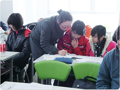 初中高中補(bǔ)習(xí)班、一邊做題，一邊指點(diǎn)！