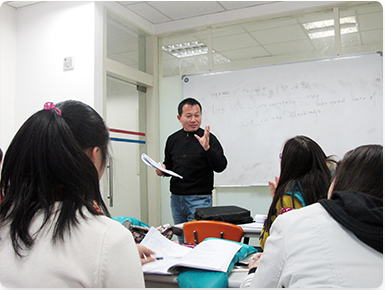 初中高中輔導(dǎo)班、全程互動(dòng)，個(gè)性十足！